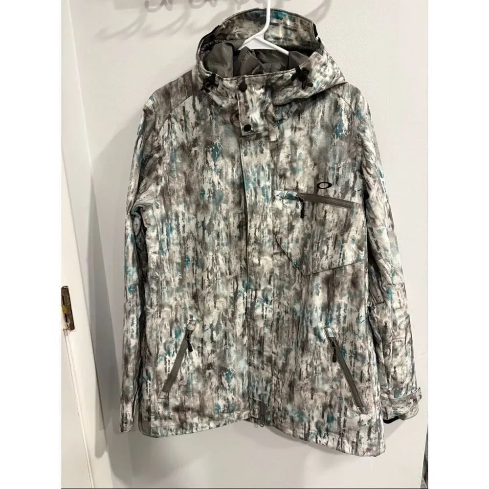 Oakley Parka Ski Jacket Green, Tan and Gray Interior Label Detail